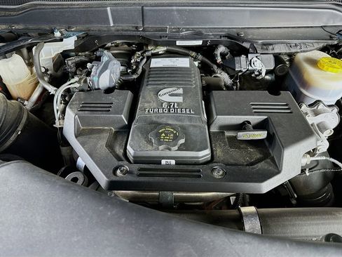 Used 2023 RAM 2500 Limited AWD/4WD image 32