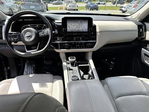 Used 2023 Nissan Pathfinder SL w/ SL Premium Package AWD/4WD image 16