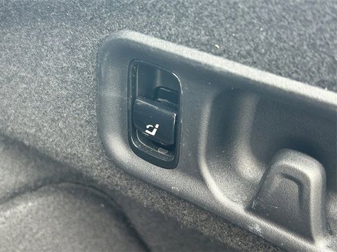 Used 2024 Mercedes-Benz E 350 4MATIC Sedan image 16