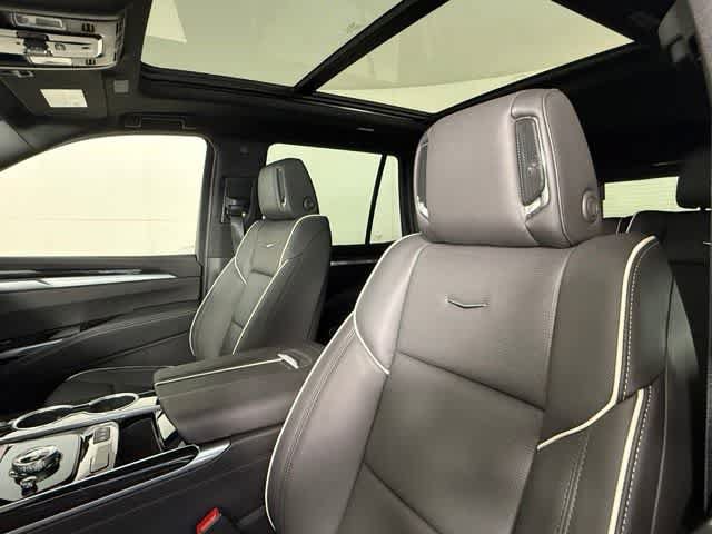 Used 2026 Cadillac Escalade Sport AWD/4WD image 17
