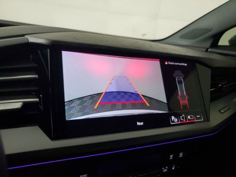 Used 2024 Audi Q4 e-tron Premium Plus image 29