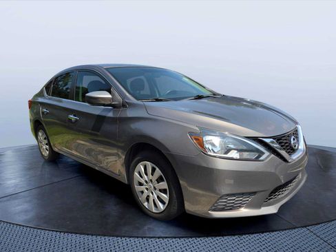 Used 2016 Nissan Sentra SV FWD image 1