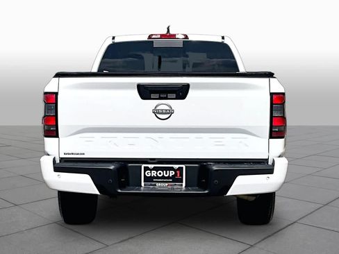 Certified 2025 Nissan Frontier SV RWD image 5