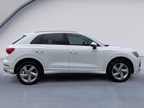 Used 2019 Audi Q3 2.0T Premium w/ Convenience Package AWD/4WD image 6