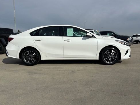 Used 2023 Kia Forte LXS image 3