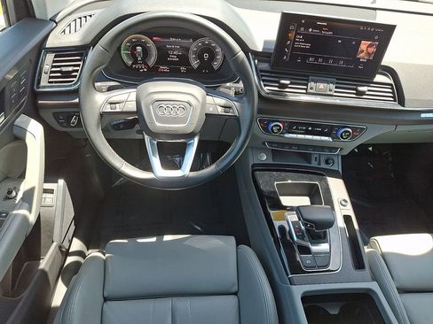 Used 2022 Audi Q5 e Premium AWD/4WD image 12