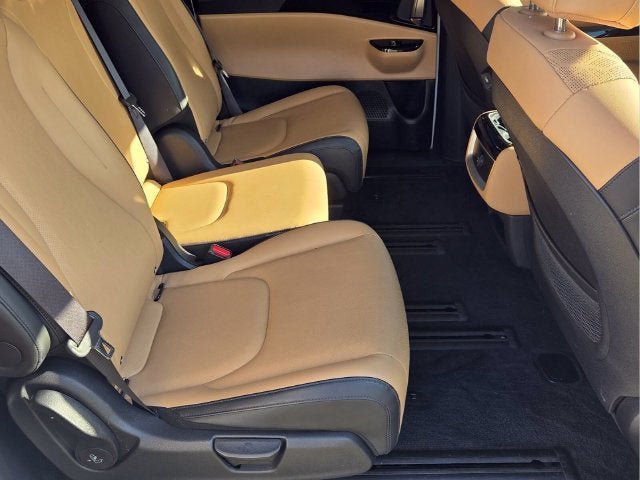 Used 2024 Kia Carnival EX FWD image 18