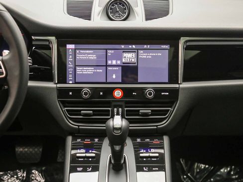 Certified 2025 Porsche Macan S AWD/4WD image 16