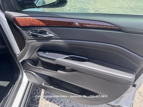Used 2015 Cadillac SRX Luxury FWD image 17