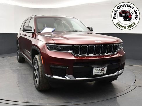 New 2025 Jeep Grand Cherokee L Limited w/ Trailer Tow Package image 4