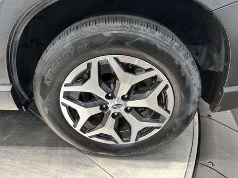 Used 2023 Subaru Forester Premium AWD/4WD image 10