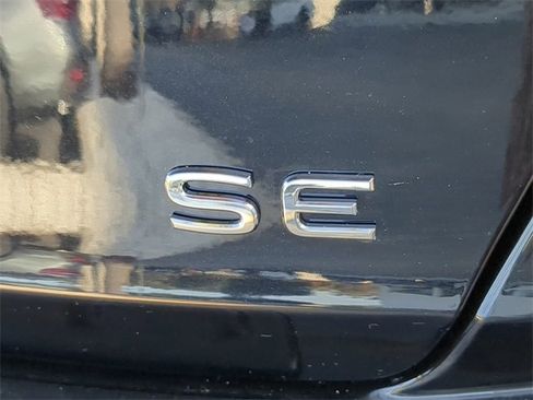 Certified 2023 Volkswagen Jetta SE w/ Panoramic Sunroof Package image 10