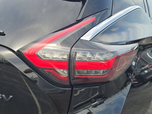 Used 2023 Nissan Murano SV w/ SV Midnight Edition Package FWD image 8