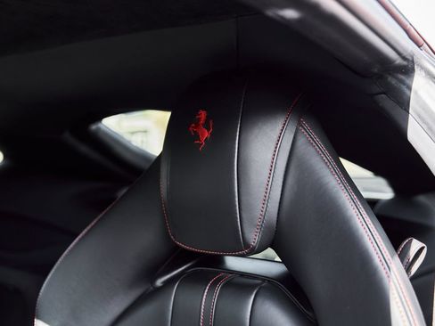 Used 2020 Ferrari 812 Superfast RWD image 45