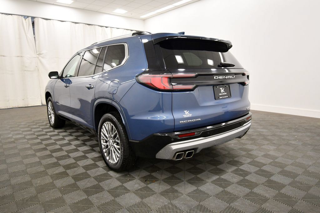 Used 2024 GMC Acadia Denali FWD image 5