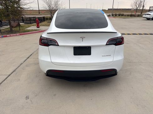 Used 2023 Tesla Model Y Performance image 15