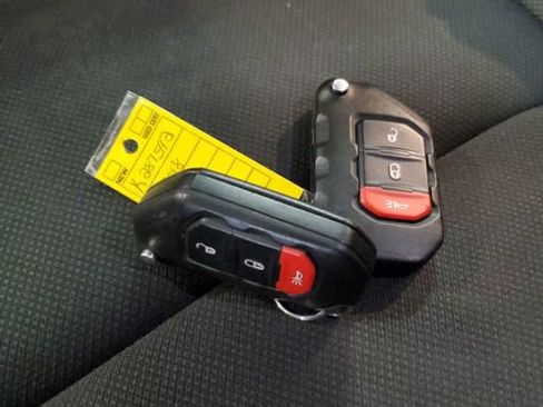 Used 2018 Jeep Wrangler Sport AWD/4WD image 30
