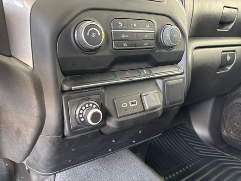 Used 2022 Chevrolet Silverado 2500 Custom AWD/4WD image 43