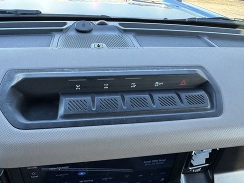 Used 2022 Ford Bronco Wildtrak image 24