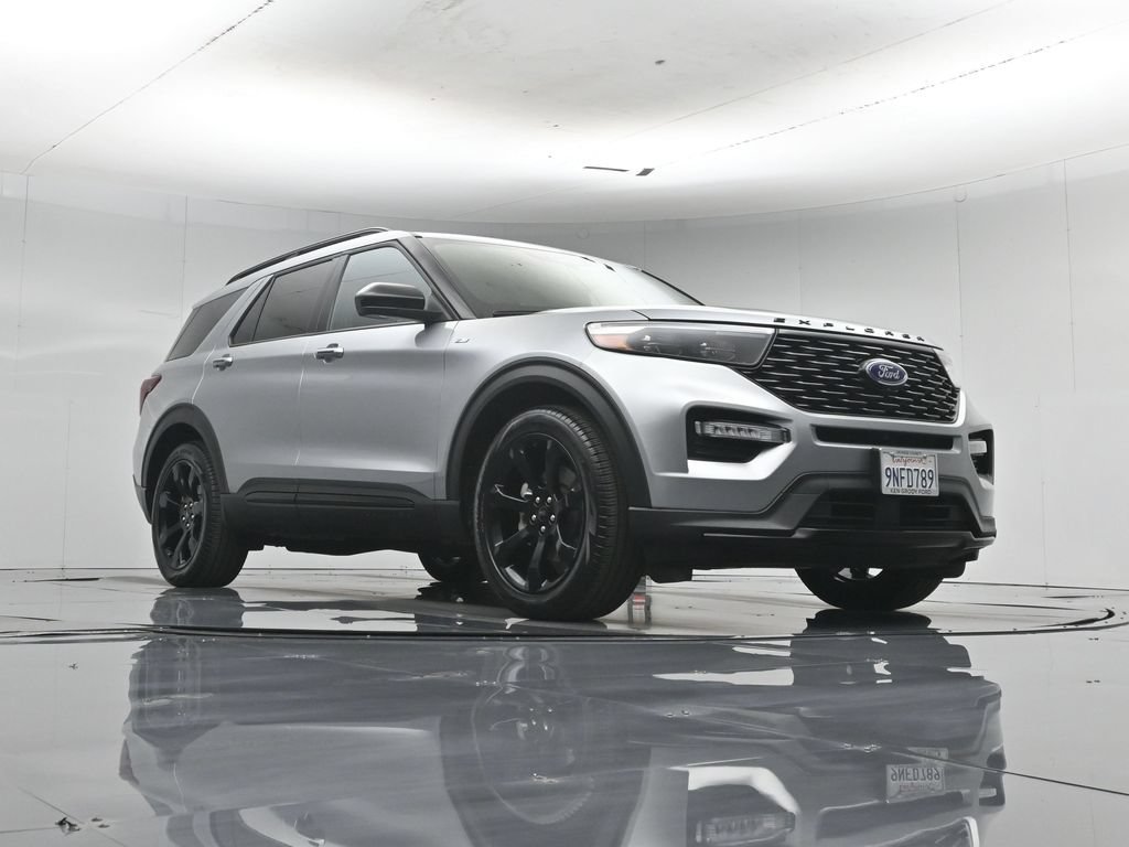 Used 2024 Ford Explorer ST-Line w/ Class IV Trailer Tow Package RWD image 4