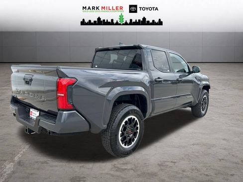 Certified 2025 Toyota Tacoma SR5 AWD/4WD image 6