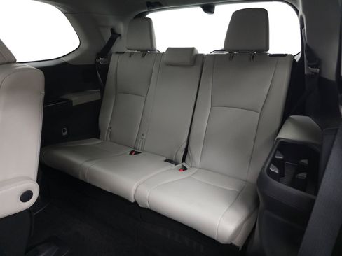 Certified 2025 Toyota Grand Highlander AWD image 6