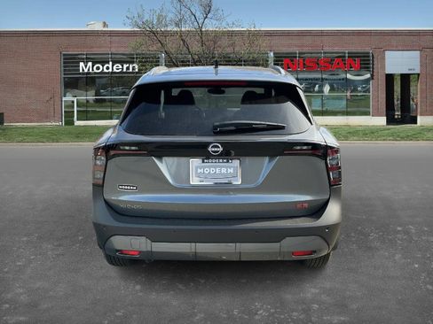 New 2026 Nissan Kicks SR image 3