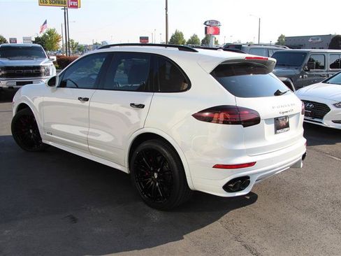 Used 2018 Porsche Cayenne GTS AWD/4WD image 5