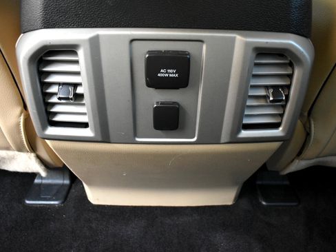 Used 2015 Ford F150 Lariat image 38