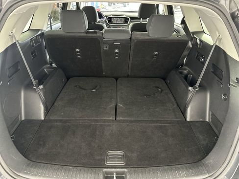 Used 2020 Kia Sorento S image 29