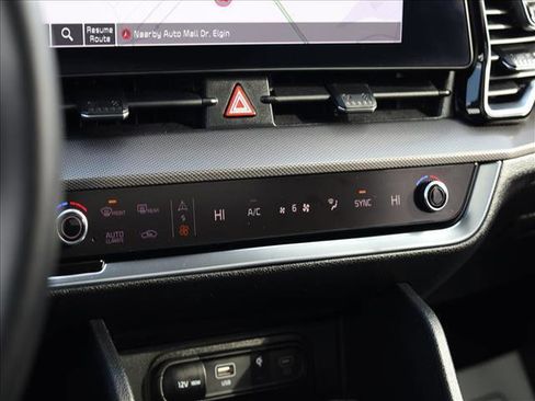 Used 2025 Kia Sportage SX image 21