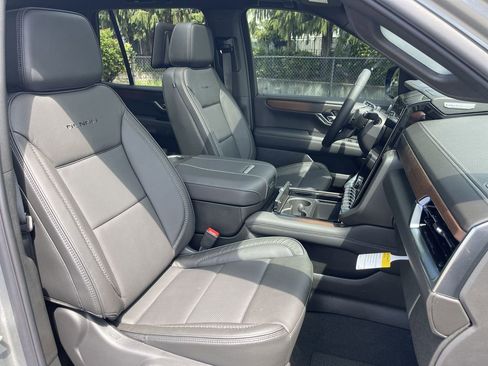 New 2026 GMC Yukon Denali w/ Denali Reserve Package AWD/4WD image 29