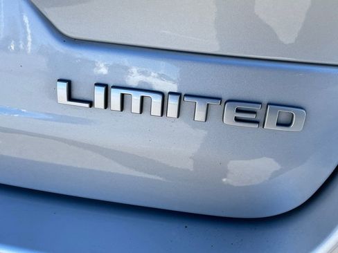 Used 2024 Jeep Grand Cherokee Limited image 18