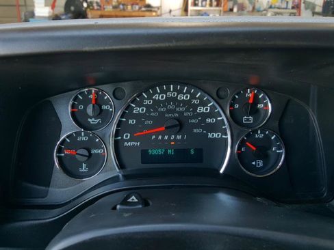 Used 2019 Chevrolet Express 2500 w/ Driver Convenience Package RWD image 17