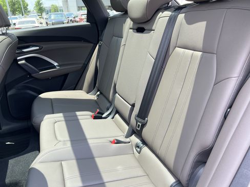 Certified 2025 Audi Q5 Premium w/ Convenience Package AWD/4WD image 32