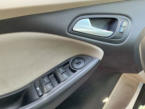 Used 2018 Ford Focus SE image 9