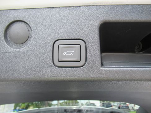 Used 2026 Chevrolet Equinox LT w/ Convenience Package II FWD image 34