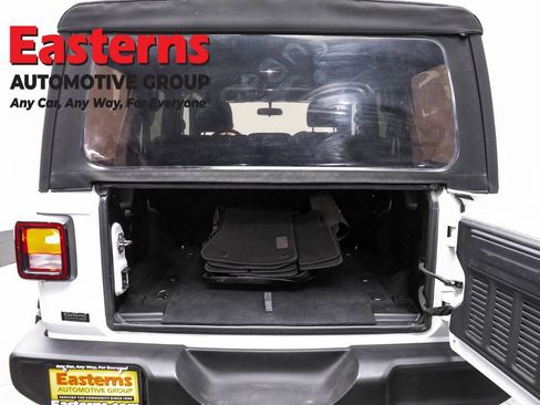 Used 2018 Jeep Wrangler Unlimited Sport S AWD/4WD image 9