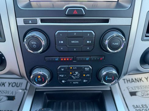 Used 2017 Ford Expedition XLT w/ Equipment Group 202A AWD/4WD image 23