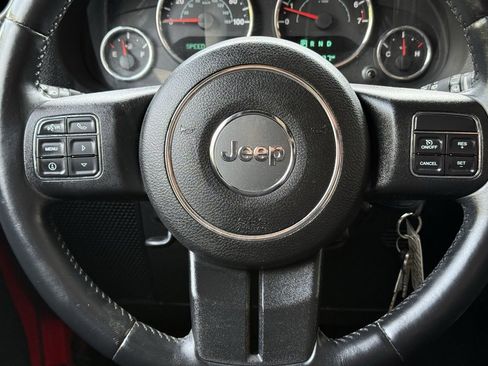 Used 2015 Jeep Wrangler Unlimited Willys image 16