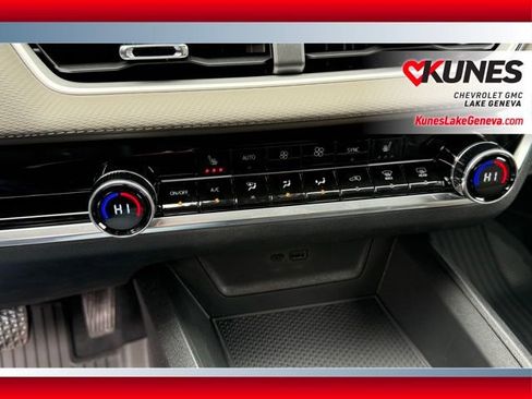 New 2026 Chevrolet Equinox LT image 23