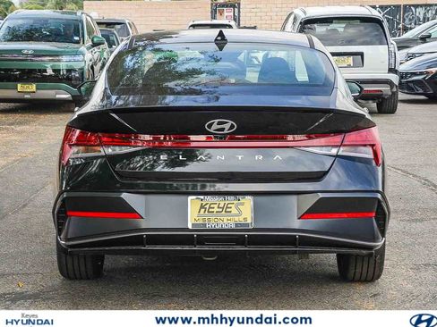 New 2026 Hyundai Elantra SEL Sport FWD image 5