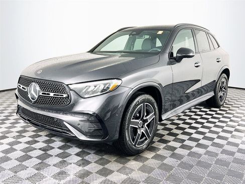 Certified 2025 Mercedes-Benz GLC 300 4MATIC image 2