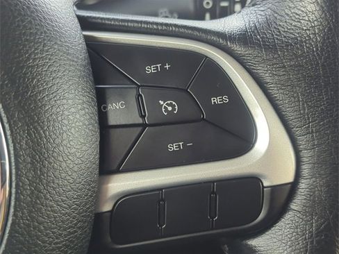 Used 2020 Jeep Renegade Latitude w/ Cold Weather Group image 14