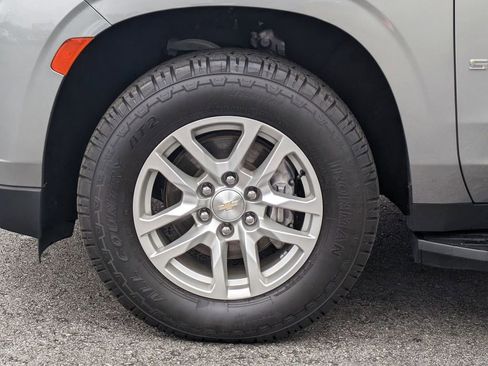 Used 2023 Chevrolet Suburban LT image 11