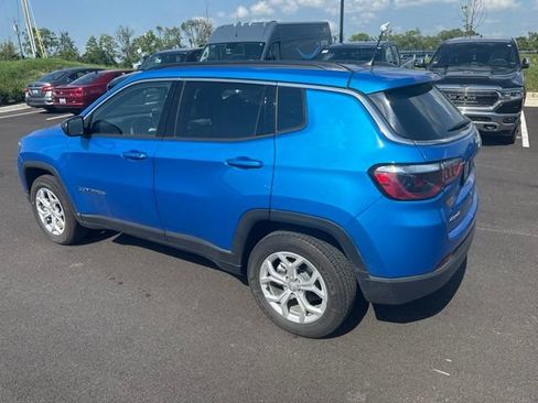 Used 2024 Jeep Compass Latitude AWD/4WD image 4