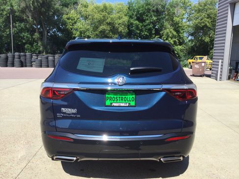 Used 2023 Buick Enclave Essence AWD/4WD image 4