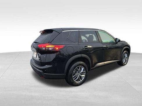 Used 2024 Nissan Rogue S image 34