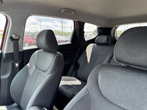 Used 2019 Hyundai Santa Fe SE FWD image 23