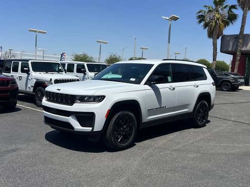 New 2026 Jeep Grand Cherokee L 4WD image 2